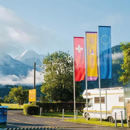 Lazy Rancho - Eiger - Moench - Jungfrau - キャンプ場 インターラーケン