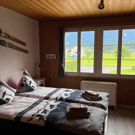 Lazy Rancho - Eiger - Moench - Jungfrau - キャンプ場 インターラーケン